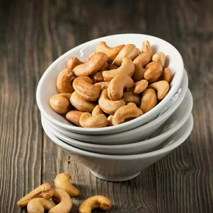 ROASTED CASHEWS